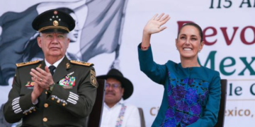 Sheinbaum critica a la oposición y la equipara con el porfiriato